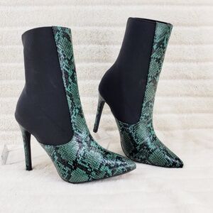 * So Me Green & Black Snakeskin Pattern Pointed To 4 1/2" Stiletto Heel